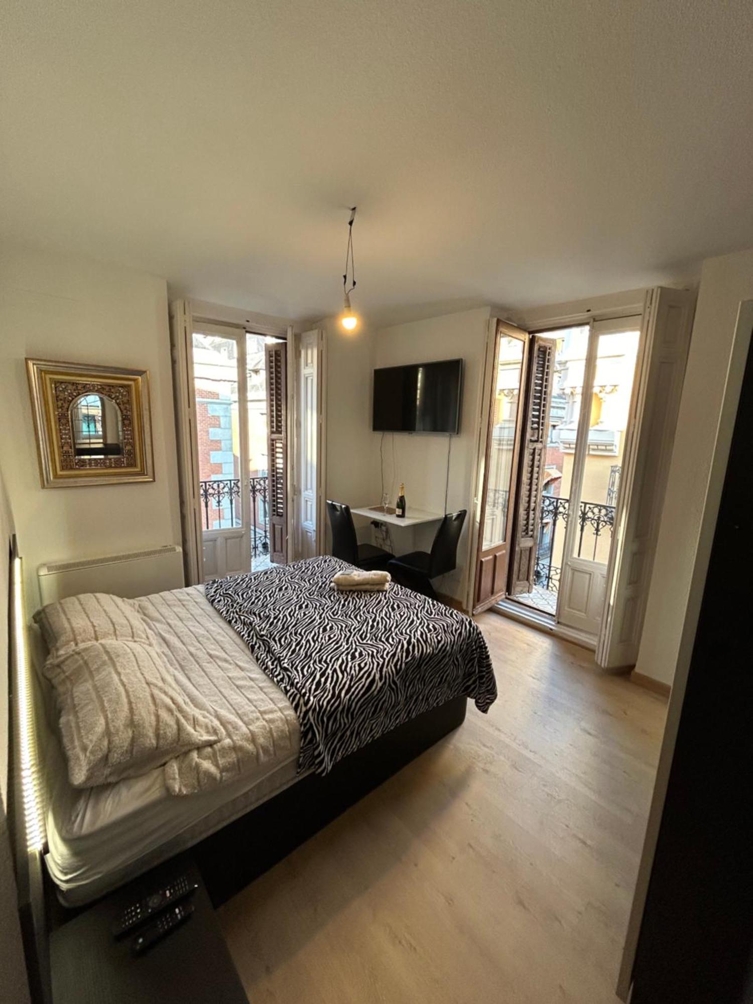 Room In Plaza Mayor 马德里 外观 照片